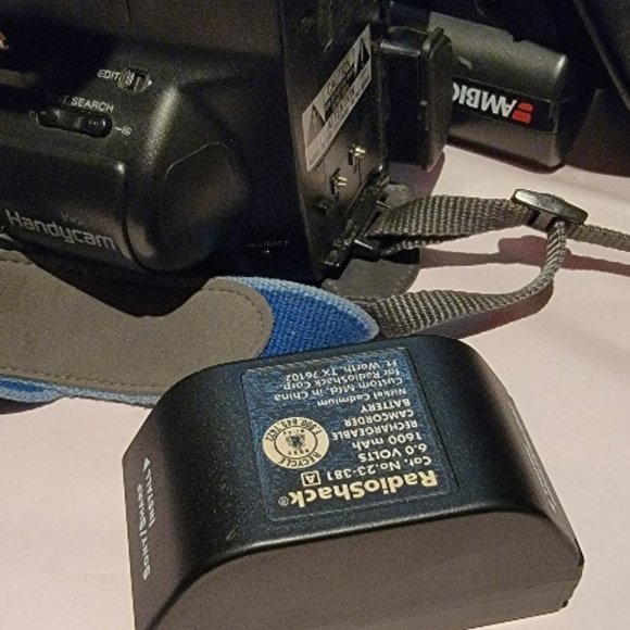 Sony CCD TR6 Handycam Camcorder - Picture 11 of 11